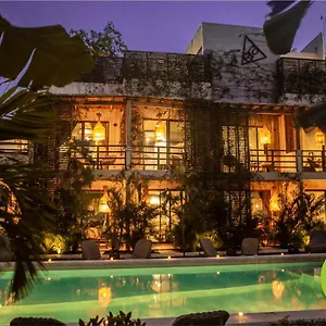 **** Hotel Era & Mexico